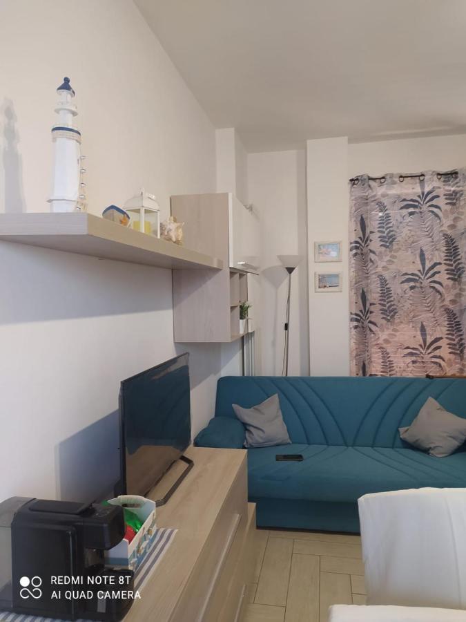 Casa Vacanza Indaco 菲乌米奇诺 外观 照片
