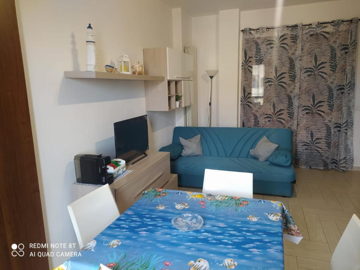 Casa Vacanza Indaco 菲乌米奇诺 外观 照片