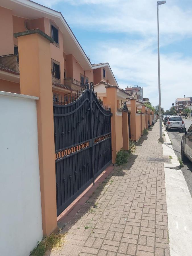 Casa Vacanza Indaco 菲乌米奇诺 外观 照片