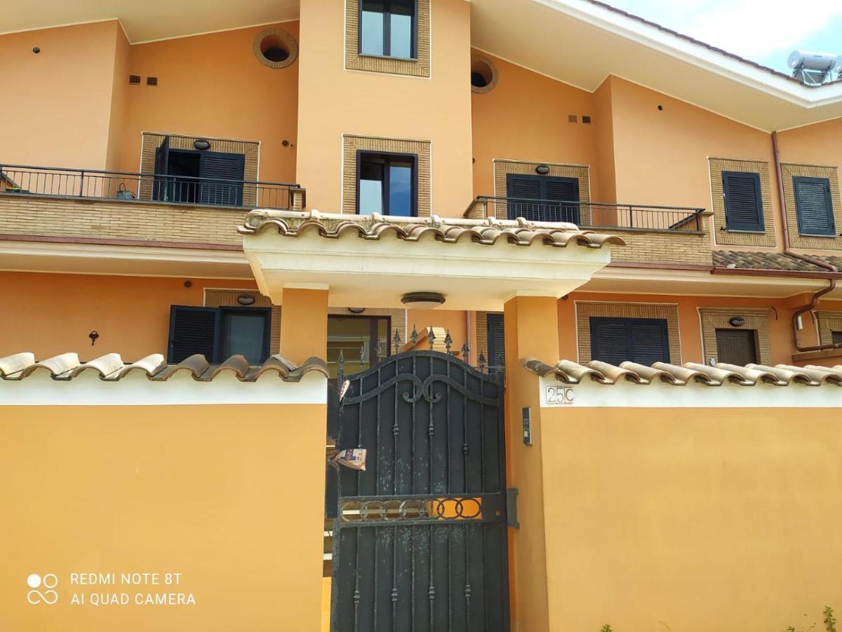 Casa Vacanza Indaco 菲乌米奇诺 外观 照片